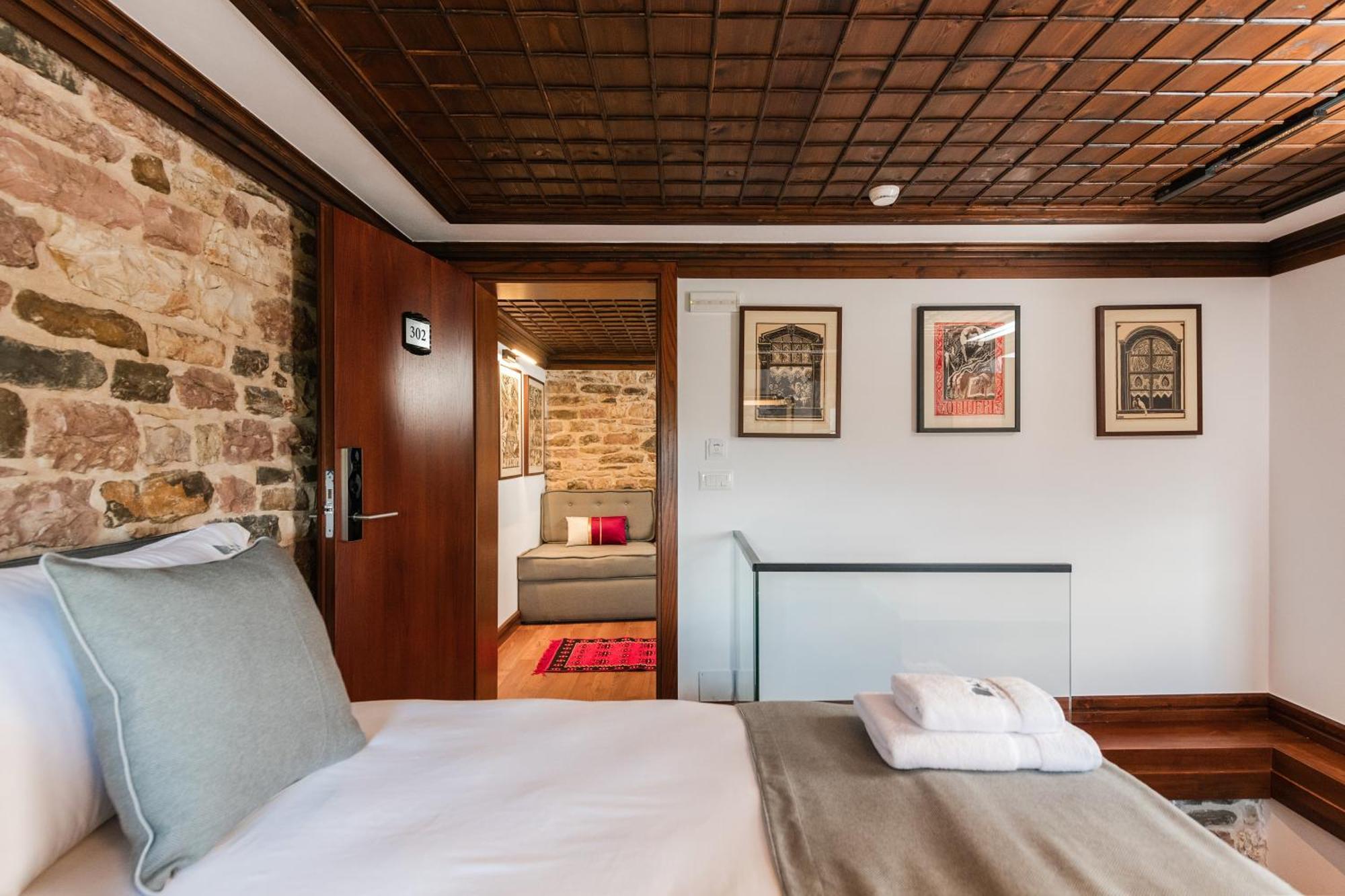 Dam Stone Boutique Hotel Gjirokaster Bagian luar foto