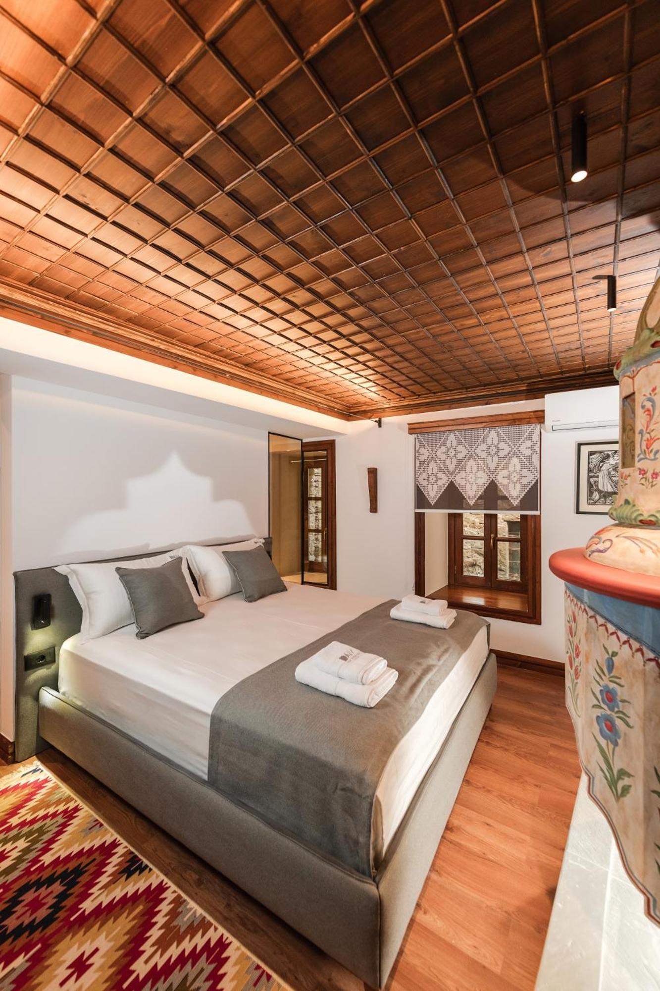 Dam Stone Boutique Hotel Gjirokaster Bagian luar foto