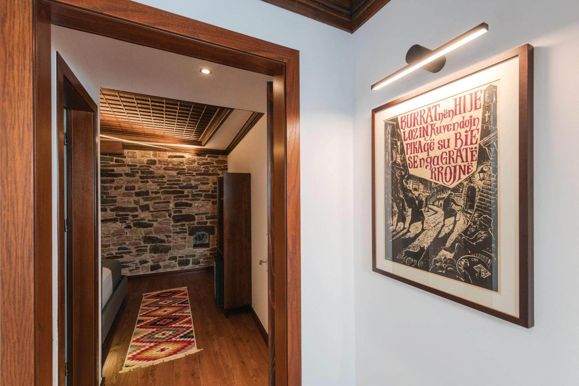 Dam Stone Boutique Hotel Gjirokaster Bagian luar foto