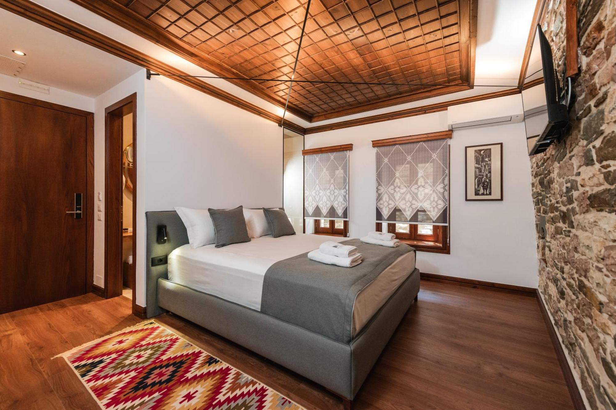Dam Stone Boutique Hotel Gjirokaster Bagian luar foto